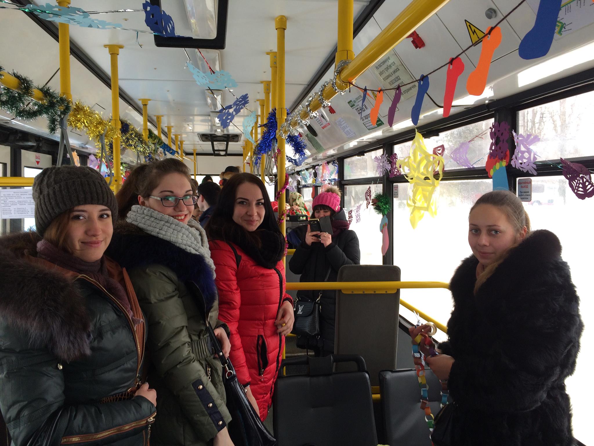 Вулицями Миколаєва курсував різдвяний тролейбус