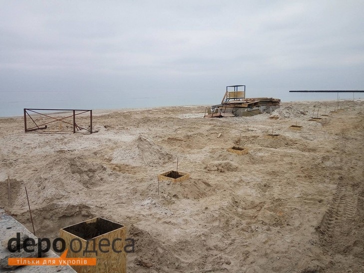 В Одесі на пляжі 15 ст. Великого Фонтану розгорнули таємниче будівництво (ФОТО) - фото 5