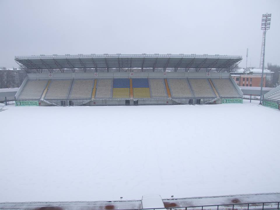 Як виглядає вкрите снігом головне футбольне поле Запоріжжя - фото 1