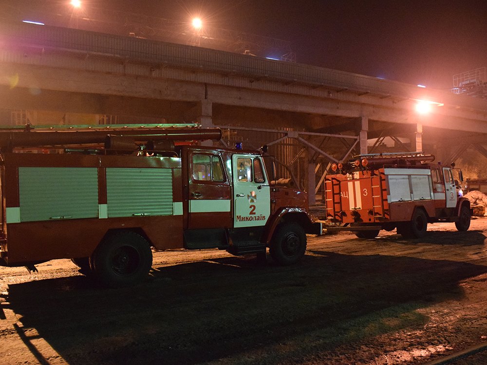 У Миколаєві сталася пожежа на території стивідорної компанії в морпорту