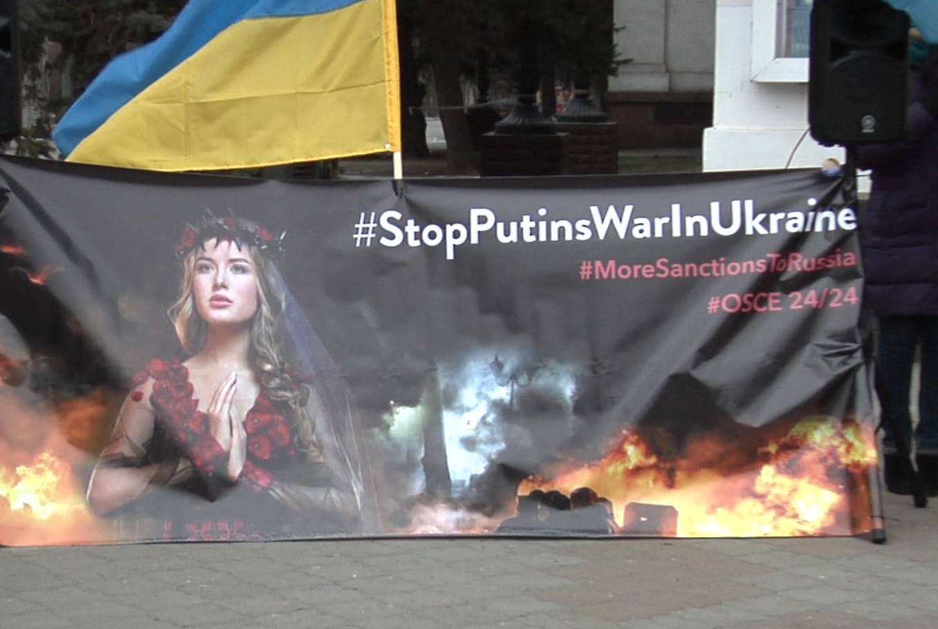 Stop Putin’s War: У Маріуполі вимагають вивести російські війська та озбоєння з Донбасу (ФОТО) - фото 4