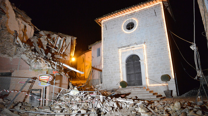 Фотофакти: Як виглядають жахливі наслідки землетрусу в Італії - фото 2