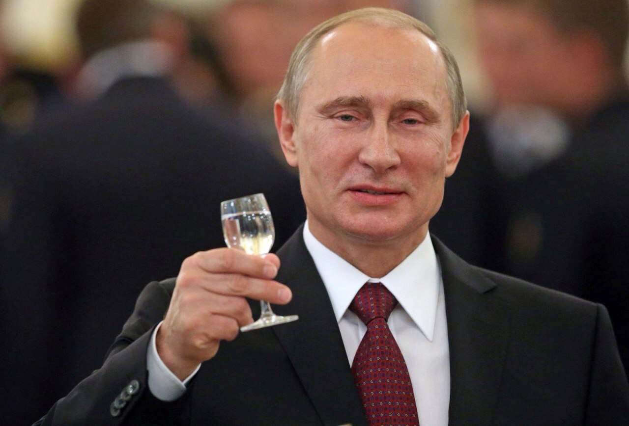 "С Днем Рождения, наш Великий Царь" - як ватники вітають Путіна з днем народження - фото 1