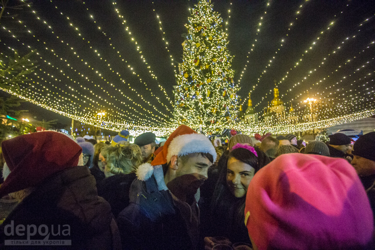 Як на Софійській площі в Києві зустрічали рік Півня - фото 4