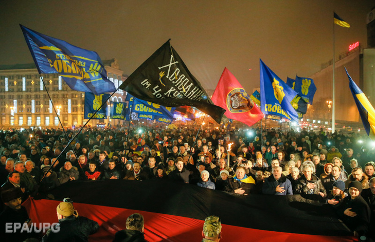 Як у центрі Києва зі смолоскипами відзначали день народження Степана Бандери - фото 5