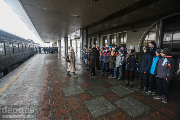 Як до Києва привезли на відпочинок півтисячі дітей із Донбасу - фото 3