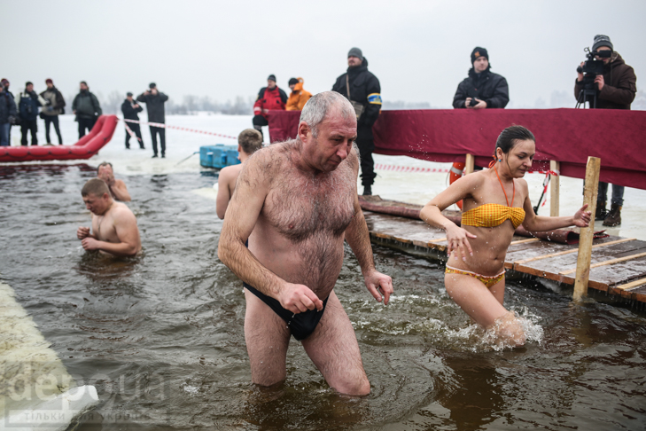 Як відзначають Водохреща у Києві - фото 9