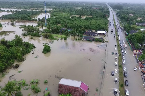 Внаслідок повеней у Таїланді загинули вже 25 людей - фото 2