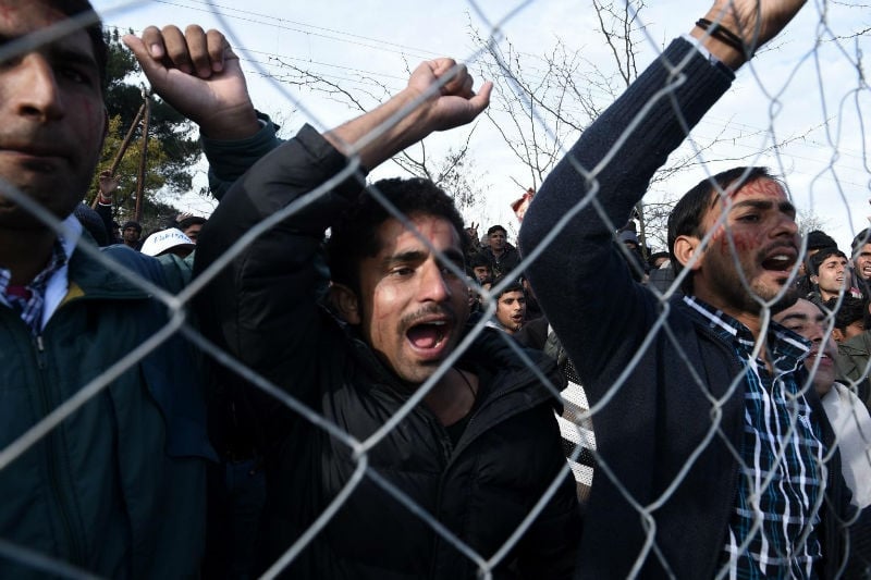На грецькому острові біженці влаштували погром з феєрверками (ФОТО, ВІДЕО) - фото 3