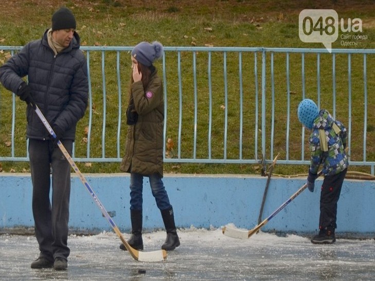 В Одесі мороз подарував містянам безкоштовний каток (ФОТО) - фото 3