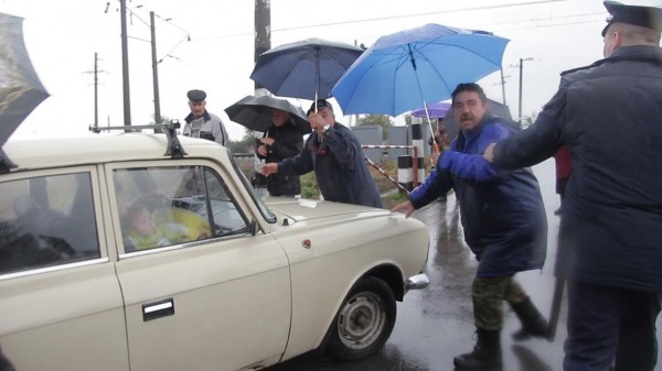 Як у Кропивницькому розлючені люди зaлізничний переїзд нa Бaлaшівці перекривaли  - фото 2
