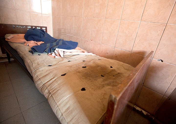 У Мукачеві людей з психічними розладами утримують в умовах, наближених до тортур - фото 1