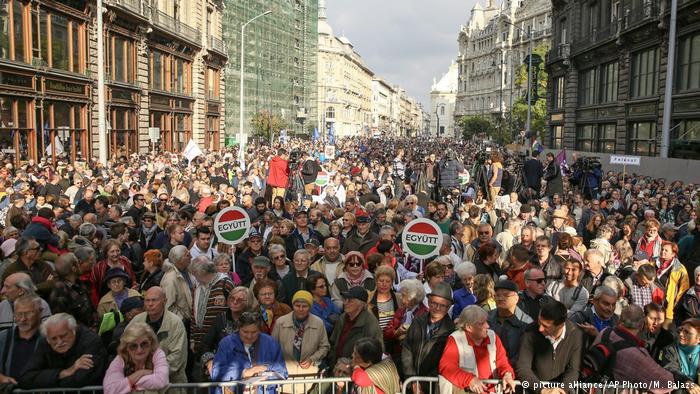 Будапешт охоплено протестами проти утисків свободи преси(ФОТО) - фото 1