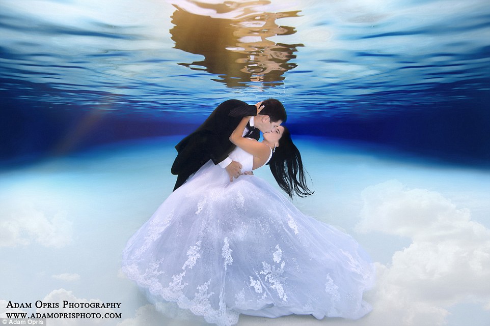 Неймовірні весільні фото під водою, через які хочеться затамувати подих - фото 5