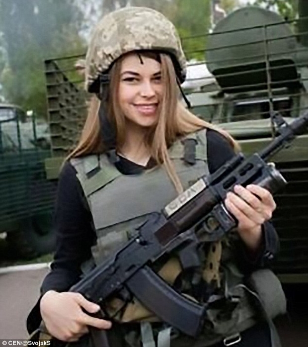 Всесвітньо відомий таблоїд у захваті від українських красунь-бійців (ФОТО) - фото 1 Всесвітньо відомий таблоїд у захваті від українських красунь-бійців (ФОТО) - фото 1