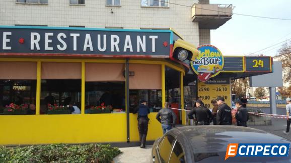 В Авакова розповіли подробиці стрілянини у київському кафе (ФОТО, ВІДЕО 18+) - фото 2