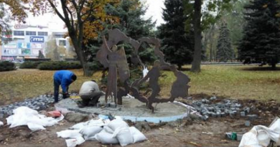 На Київщині розгорівся скандал через пам`ятник Революції гідності без Криму  - фото 1
