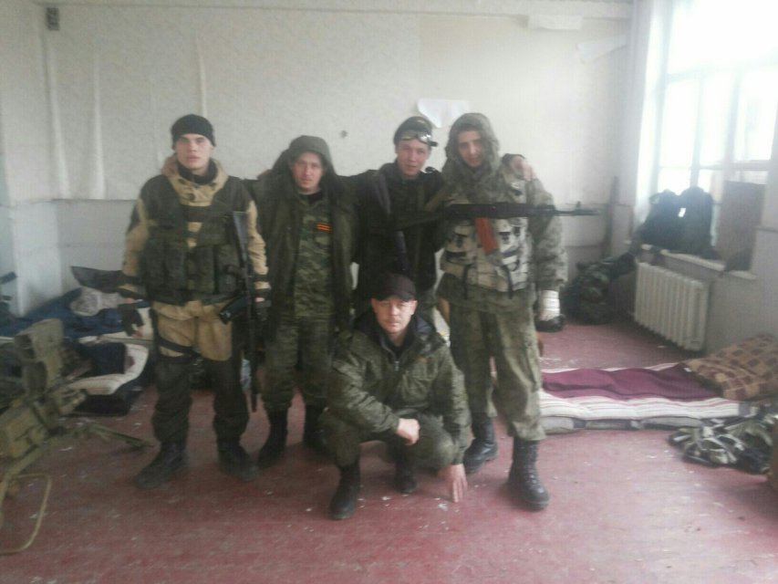 У Луганську п`яний російський військовий розпатякав про свої "мандрівки" (ФОТО) - фото 3