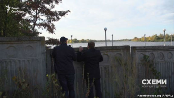 Чиновники Кличка не бачать проблем у парканах на берегах Дніпра  - фото 2