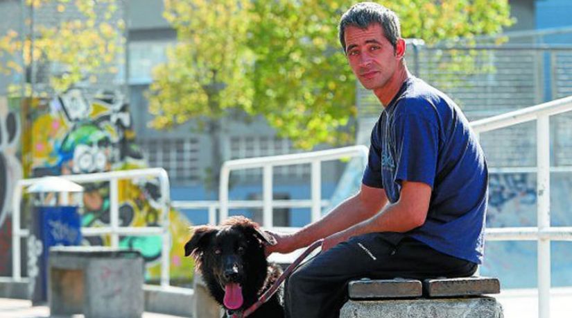 Безхатченко і його собака влаштувалися на роботу в футбольний клуб - фото 1