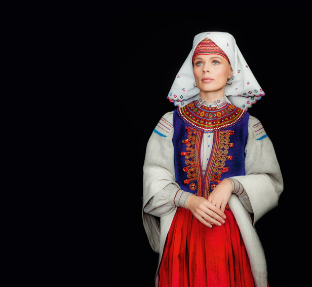 Кароль, Фреймут, Єфросиніна вбралися у розкішне українське вбрання - фото 9
