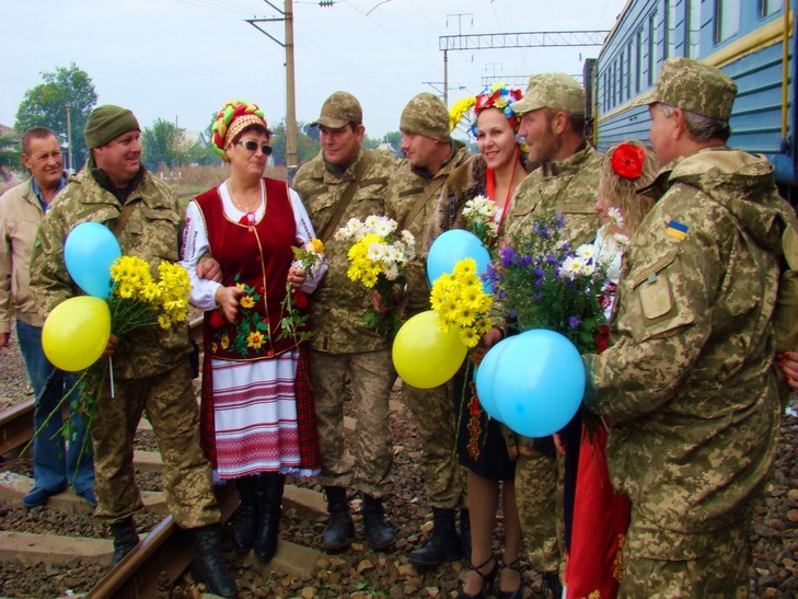 На Одещині зустріли військовослужбовців, які повернулися з зони АТО (ФОТО) - фото 1