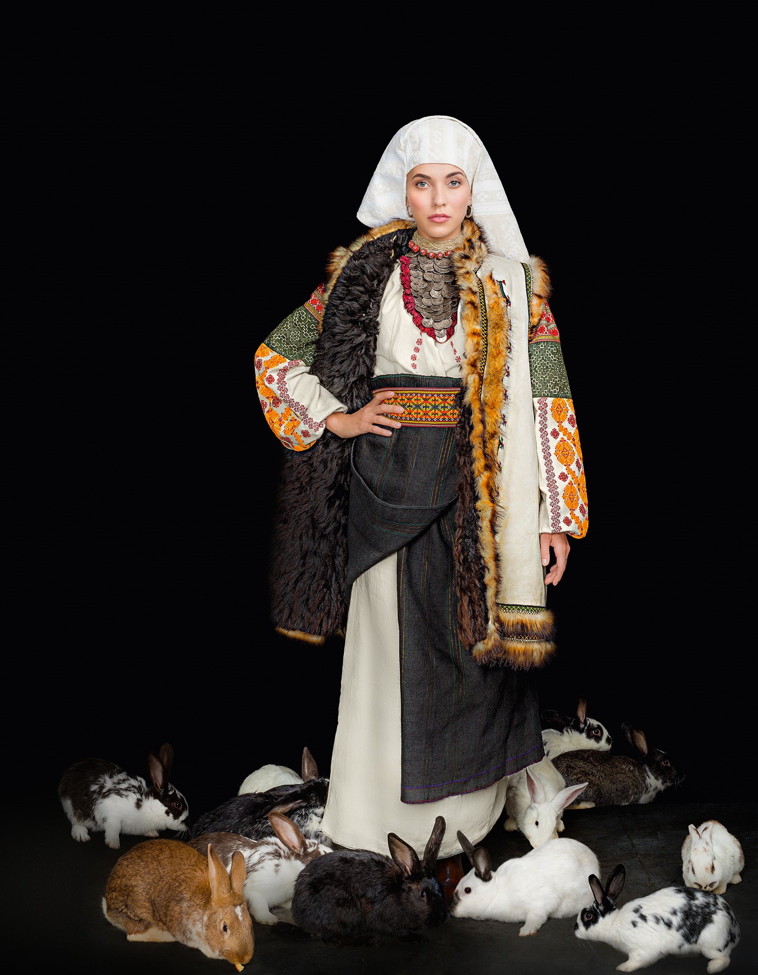 Кароль, Фреймут, Єфросиніна вбралися у розкішне українське вбрання - фото 4