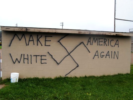 У США після виборів з'явились расистські графіті  - фото 1