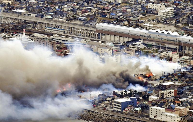У японському місті Ітоїґава палає 140 будівель (ФОТО, ВІДЕО) - фото 1