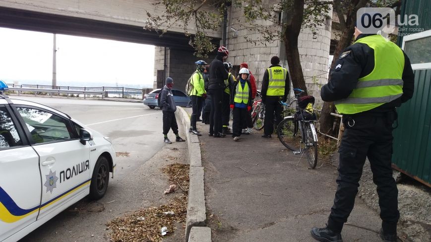 Велоактивісти заблокували рух на головному запорізькому мосту - фото 6