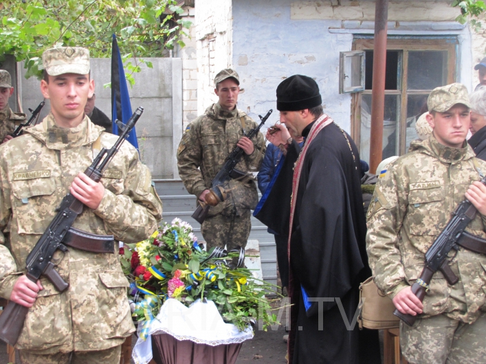 У Мелітополі в День захисника України прощалися з загиблим бійцем - фото 2