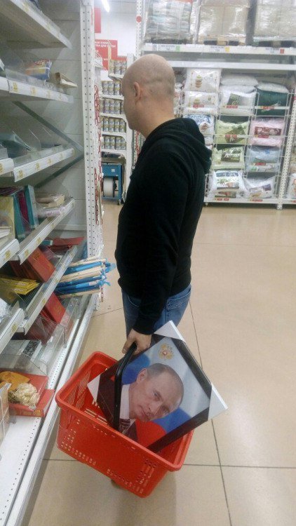 Путін у продуктовому кошику росіян - фото 1