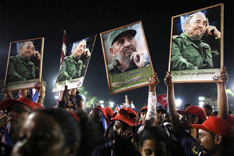 На Кубі відбулося поховання праху Фіделя Кастро (ФОТО) - фото 9