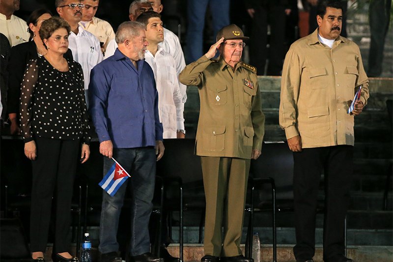 На Кубі відбулося поховання праху Фіделя Кастро (ФОТО) - фото 12
