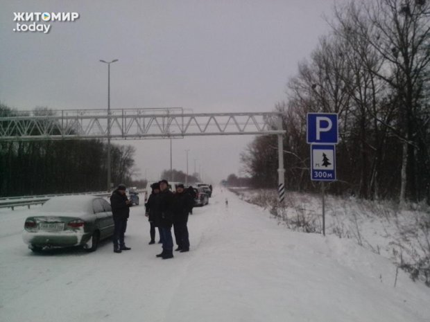 На трасі Київ-Чоп зіткнулося 14 автівок  - фото 3
