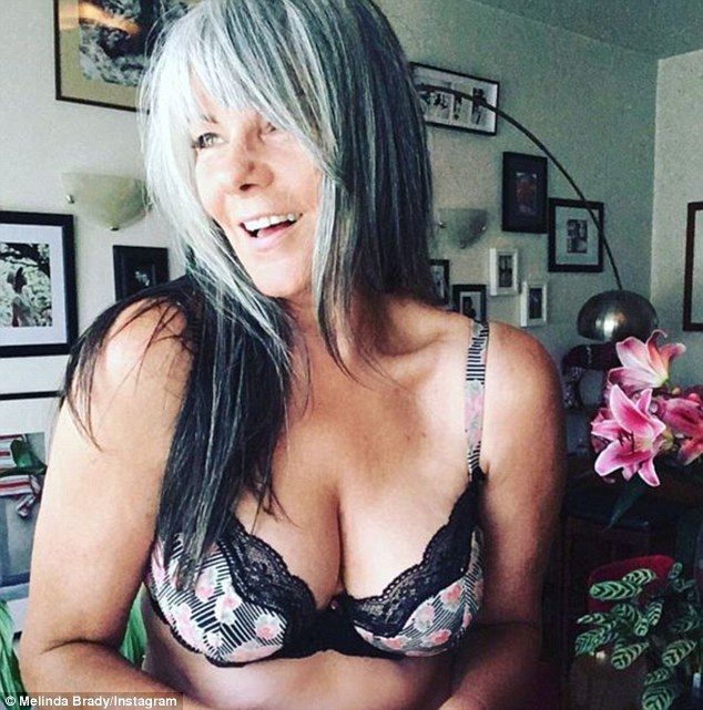 54-річна красуня в білизні розкрила секрети успіху - фото 1