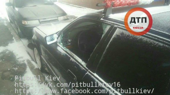 Злочинці у Києві розбивають вікна в машинах заради забави - фото 1