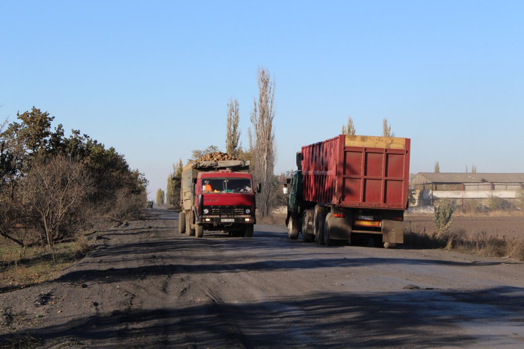 Засільський цукровий завод продовжує вбивати дороги у Снігурівці