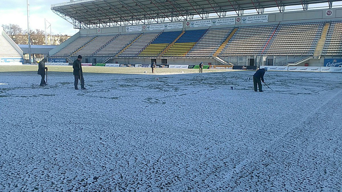 Як виглядає поле стадіону в Запоріжжі перед матчем "Зірка" - "Олександрія" - фото 3