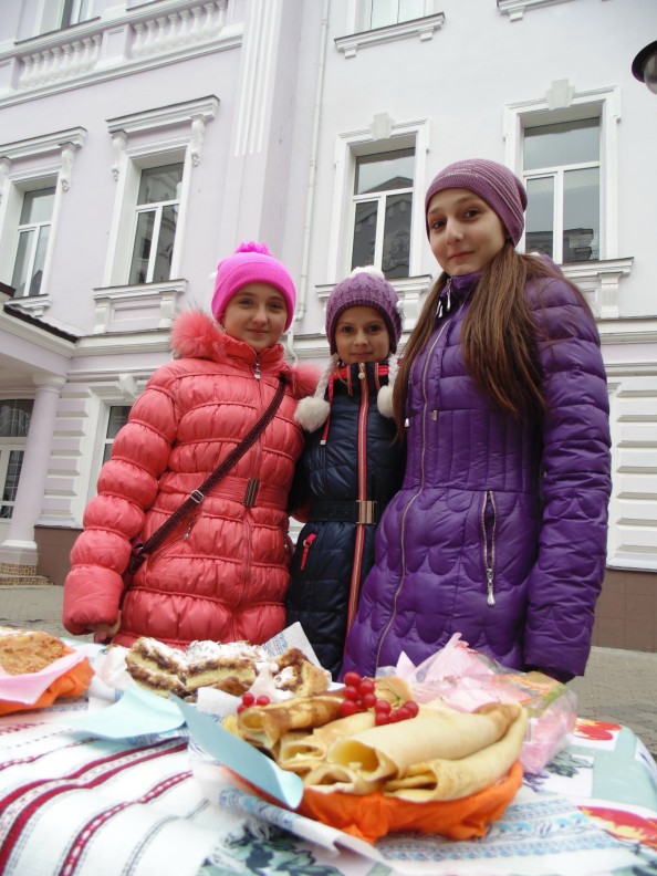 "Кухні світу" пропонували скуштувати біля Банківської - фото 4