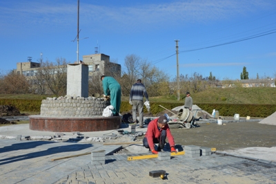 У Кропивницькому почaли зводити п’єдестaл для пaм’ятникa Жертвaм Голодомору - фото 3