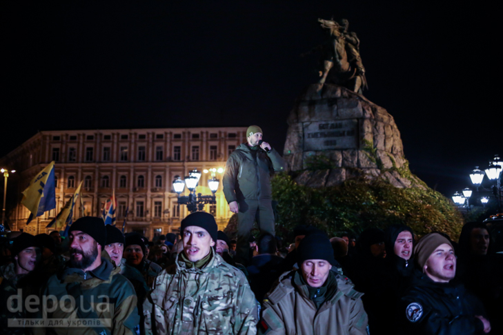 Як "Азов" із фаєрами і петардами пройшов "Маршем нації" - фото 26