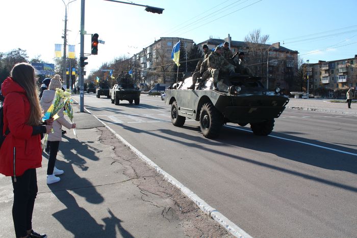 В Маріуполі День визволення України об’єднали з новосіллям військових (ФОТО, ВІДЕО) - фото 1