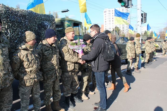 В Маріуполі День визволення України об’єднали з новосіллям військових (ФОТО, ВІДЕО) - фото 6