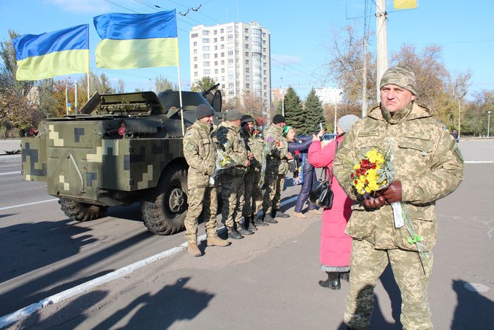 В Маріуполі День визволення України об’єднали з новосіллям військових (ФОТО, ВІДЕО) - фото 5