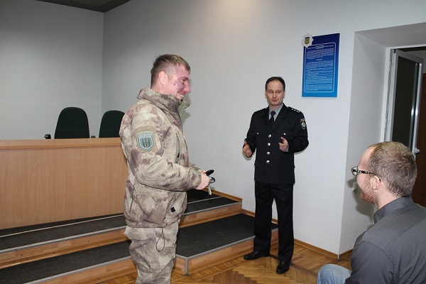 У Павлограді новий очильник поліції "збіг" із зустрічі з громадськістю - фото 1