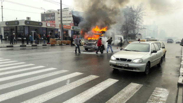 У Харкові посеред проспекту спалахнула тентована "Газель" (ФОТО) - фото 1