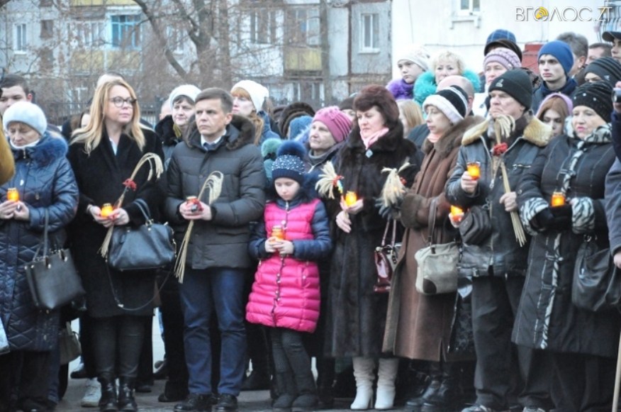 Житомиряни вшанували пам’ять заморених голодом українців  - фото 2