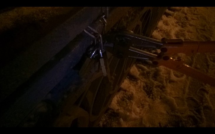 Як у Вінниці хлопці в балаклавах "ламали долі закоханим" - фото 2 Як у Вінниці хлопці в балаклавах "ламали долі закоханим" - фото 2