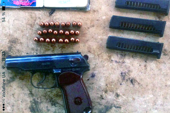 Бійці батальйону "Харків" в зоні АТО виявили викрадений пістолет - фото 1